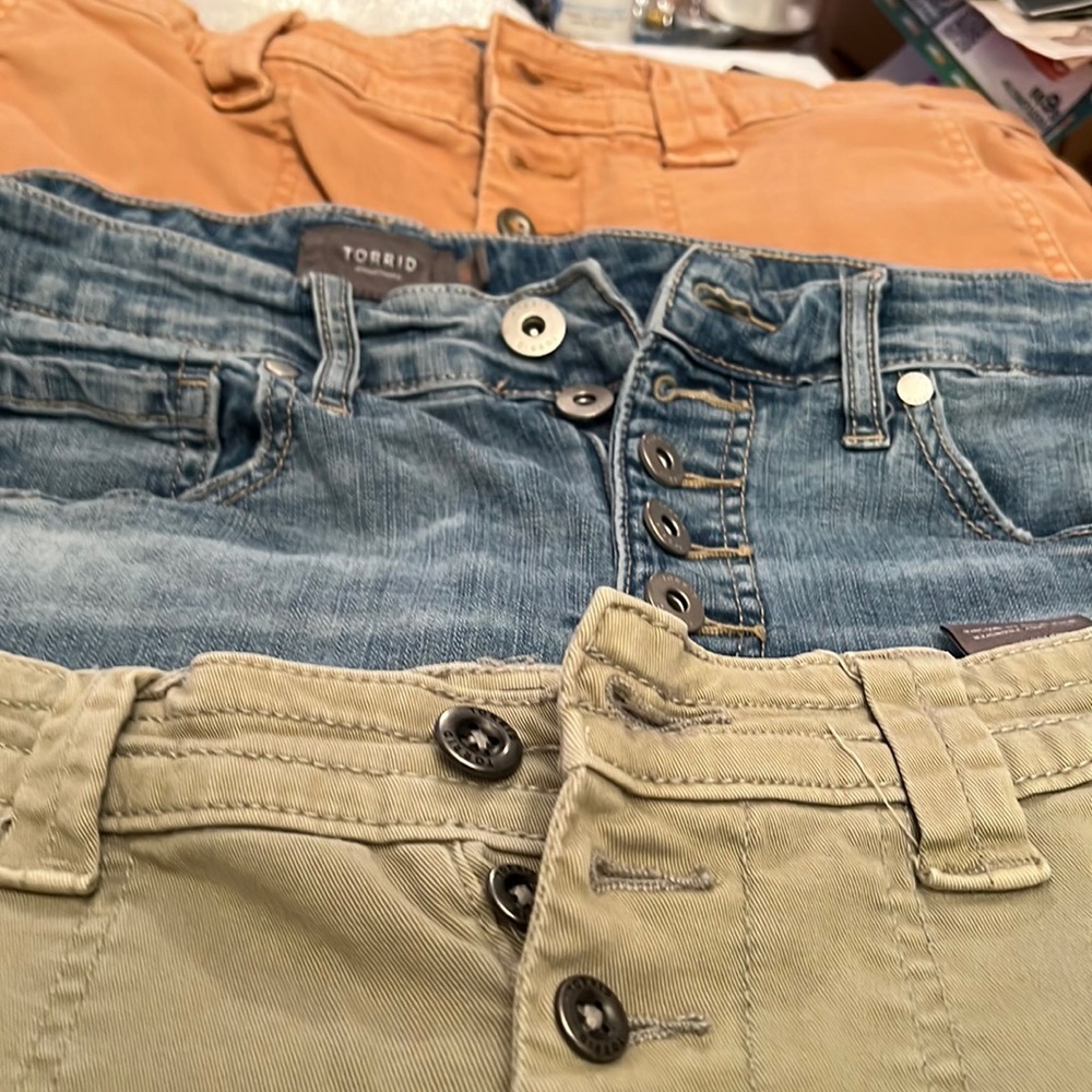 Torrid button front shorts